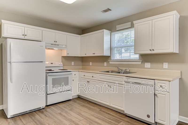Augusta Condo: 1718A Hicks Street