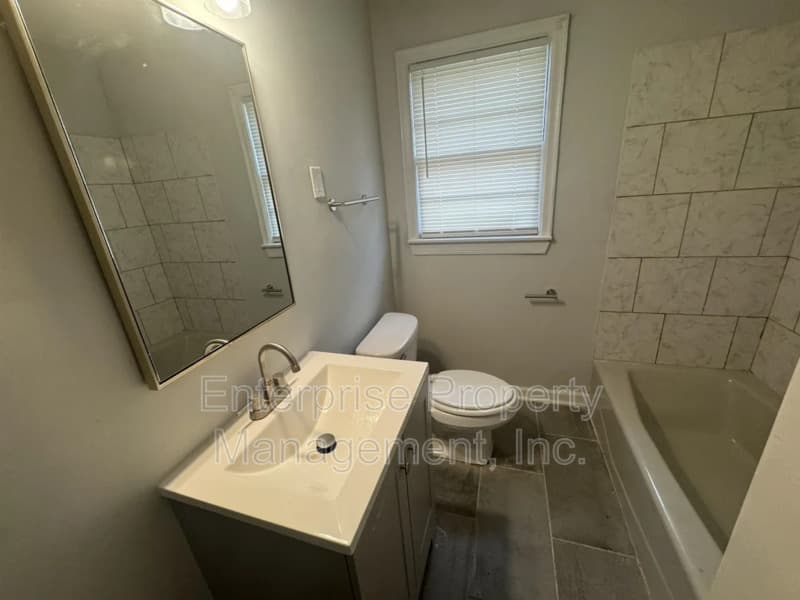 Memphis House: 3766 Argonne St