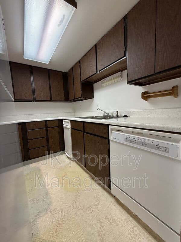 Great Falls Condo: 2300 14th Ave S