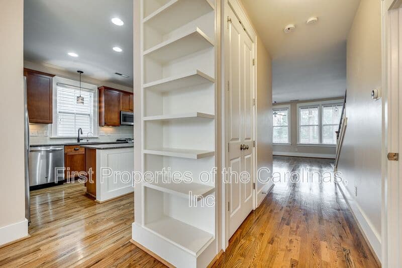 Rock Hill House: 799 Herrons Ferry Rd.