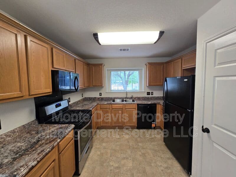 Cedar Park House: 601 Cherry Creek Drive