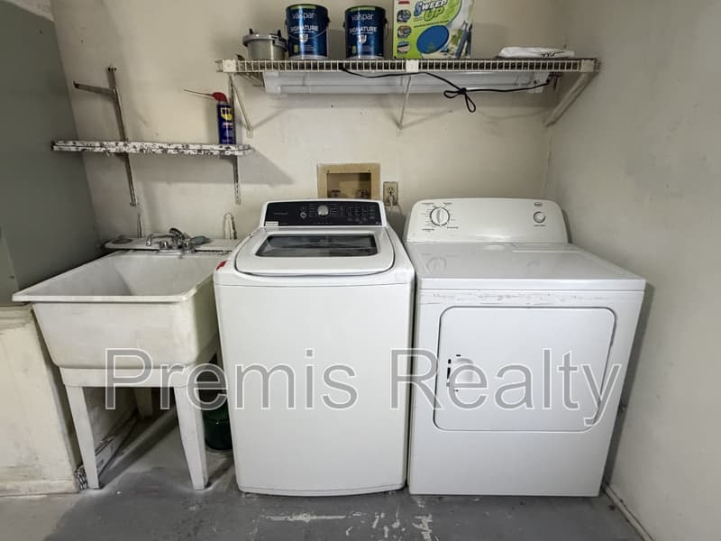 Palm Harbor House: 3371 Brodie Way