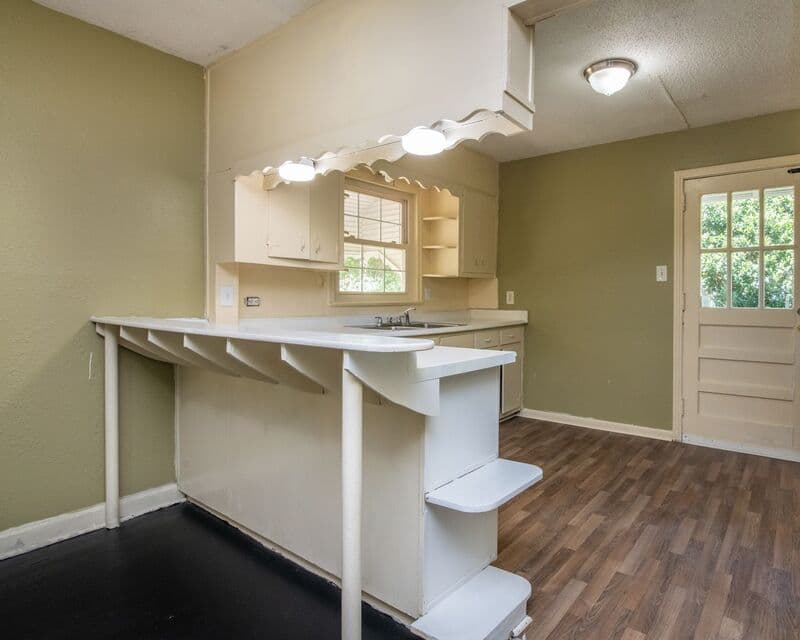 Birmingham House: 7801 Vienna Avenue
