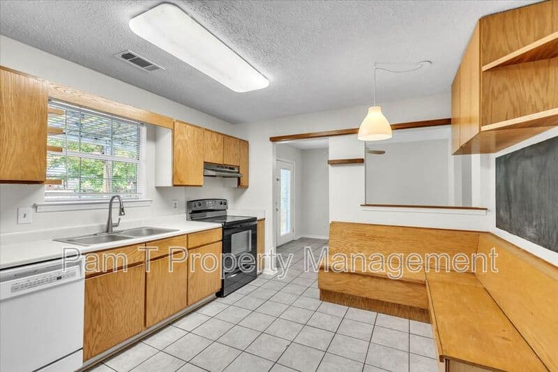 Savannah House: 4 Gunpowder Ct.