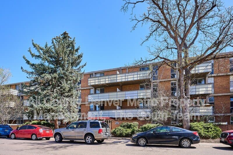 Denver Condo: 2500 S York St