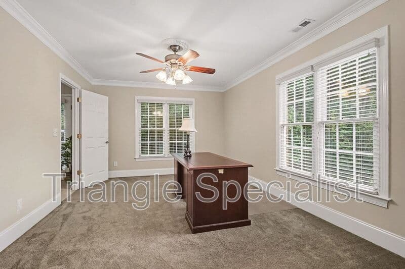 Raleigh House: 6121 Carlyle Drive