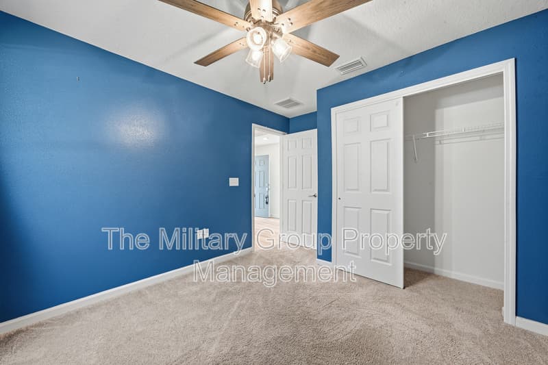 Jacksonville House: 6506 Sandler Lakes Drive