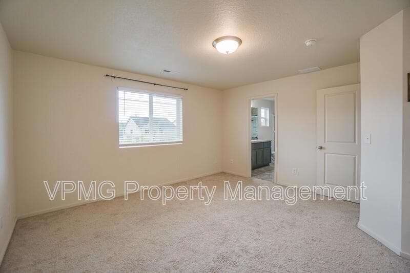Vancouver House: 11705 NE 131st Pl