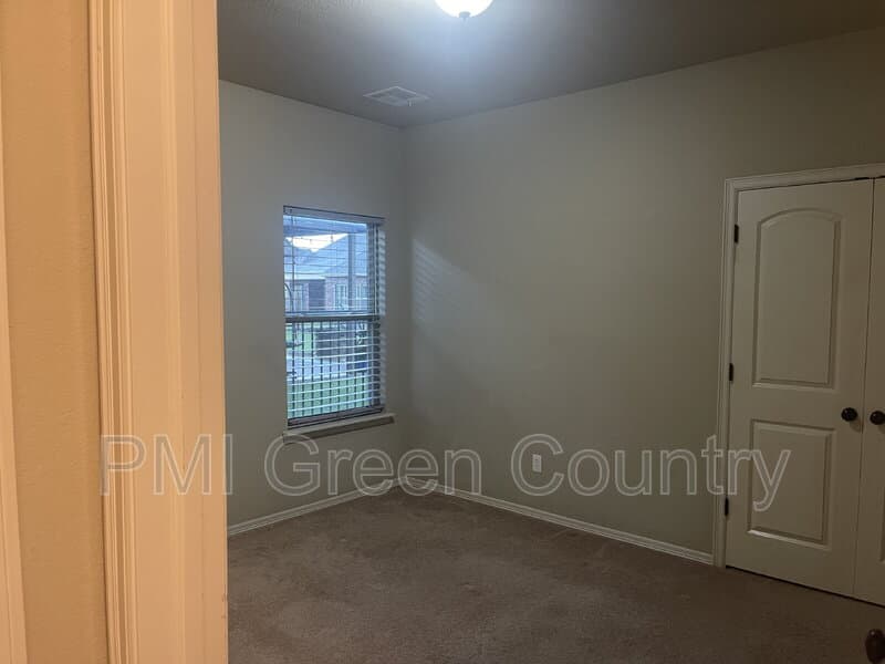 Tulsa House: 4713 S 181st East Ave
