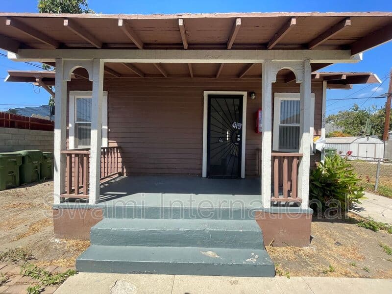 Los Angeles House: 643 W. 58th St.