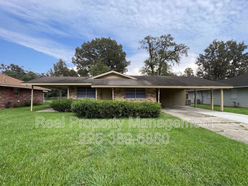 Baton Rouge House: 275 W Chalfont Dr.