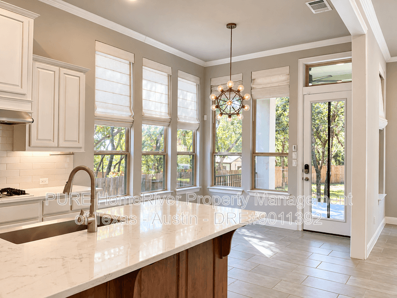 Leander House: 2416 Belen Dr