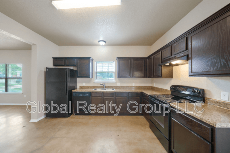 New Braunfels House: 161 S Krueger Ave