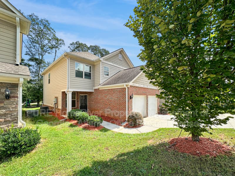 Mcdonough House: 211 Daisy Cir