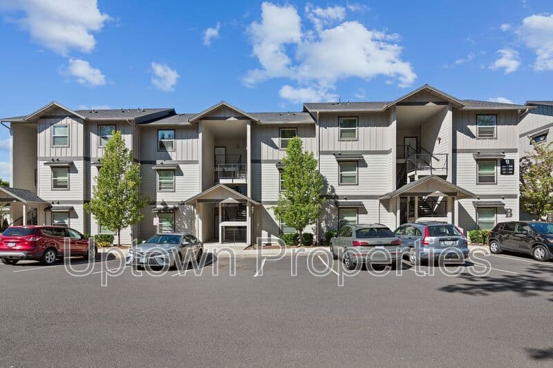 Fairview House: 2655 NE 205th Ave