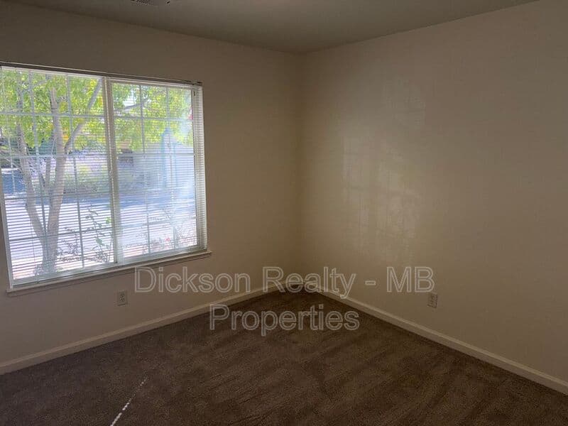 Verdi House: 155 Sagebrook Drive