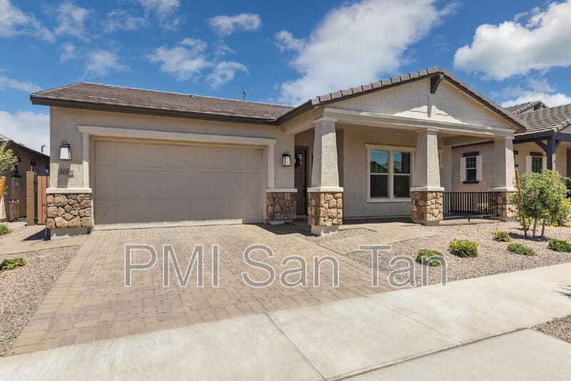 Queen Creek House: 20598 East Avenida Del Valle Court