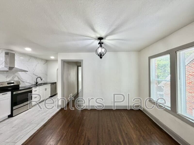 Tulsa House: 1128 South Rockford Avenue