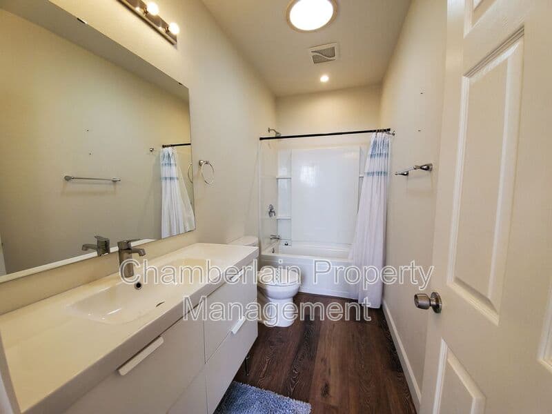 Oceanside Condo: 4927 Seascape Dr