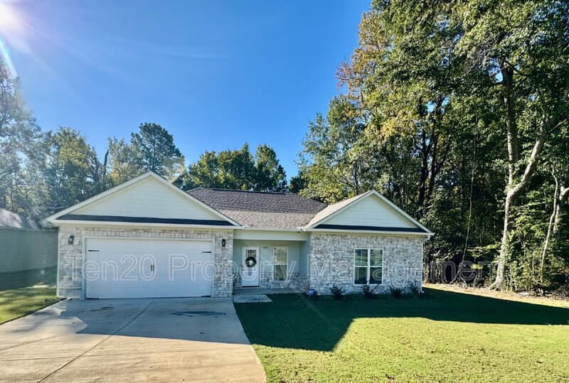 Phenix City House: 3405 South Seale Road