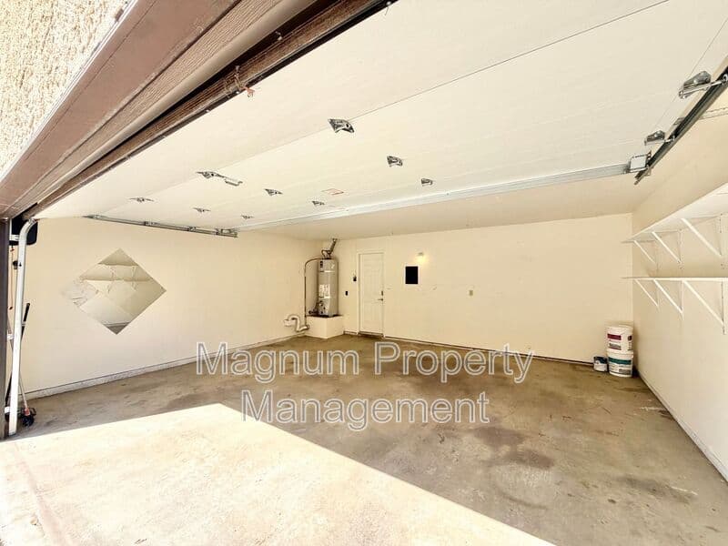 Hemet House: 25524 Sharp Dr