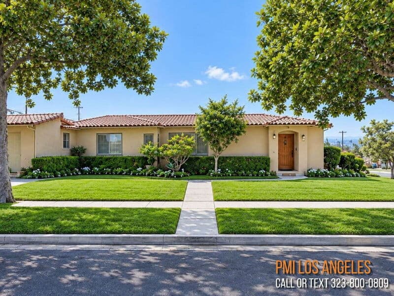 Los Angeles House: 6102 South Citrus Avenue