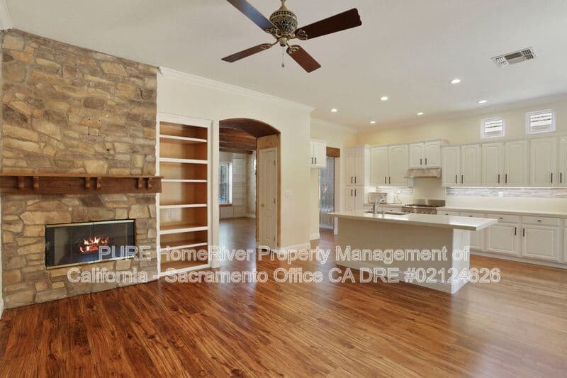 Gold River House: 12020 Gold Pointe Lane