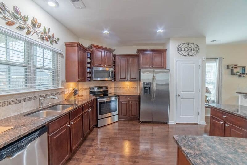 Pooler House: 341 Casey Dr