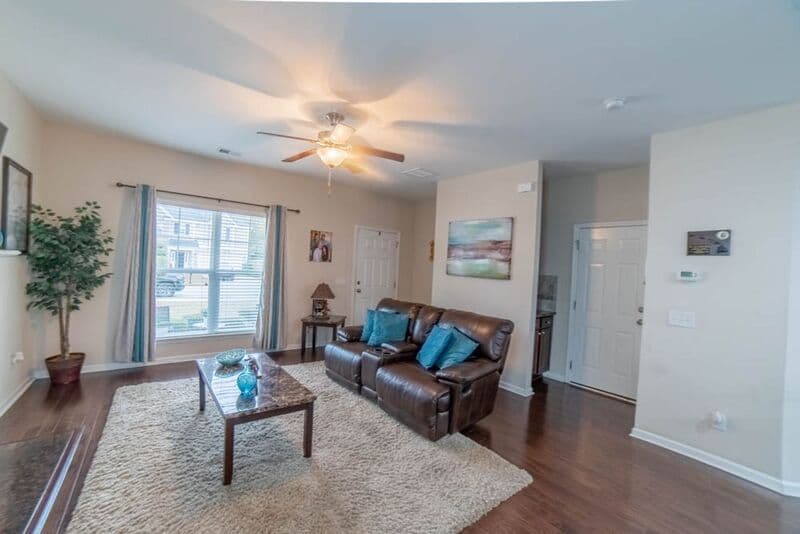 Pooler House: 341 Casey Dr
