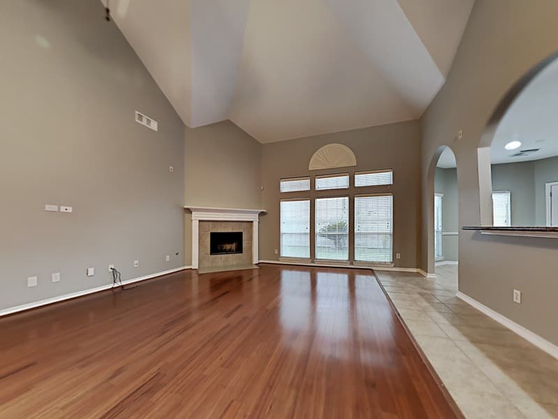 Houston House: 16539 Mesa Point Dr