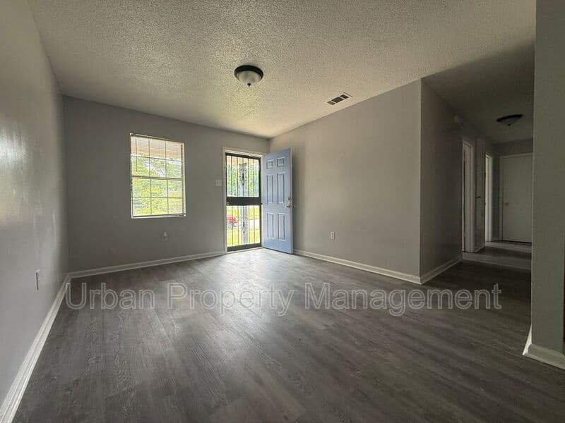 Memphis House: 3608 Hicky St