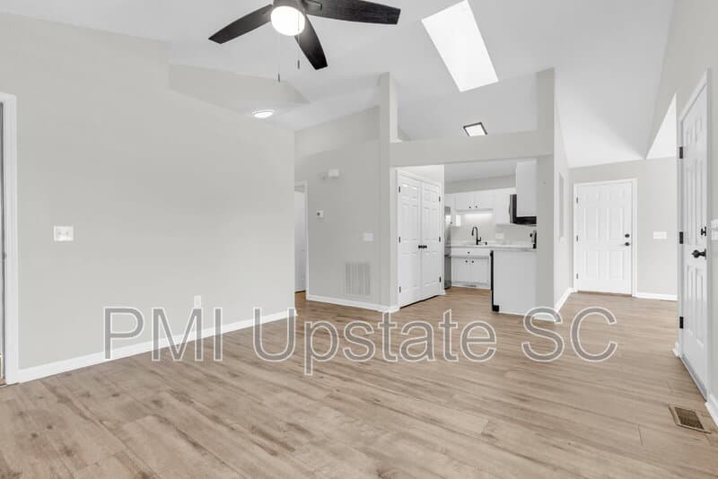 Simpsonville House: 244 Oak Valley Drive