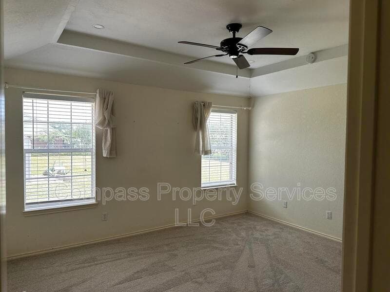 Lorena House: 289 Nally St