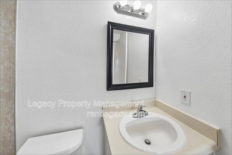 Sacramento Condo: 2630 Darwin St