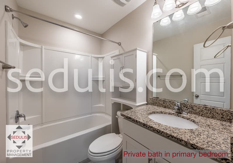 North Charleston House: 3923 Four Poles Park Drive