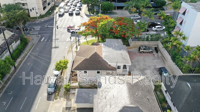 Honolulu House: 908 Kinau Street