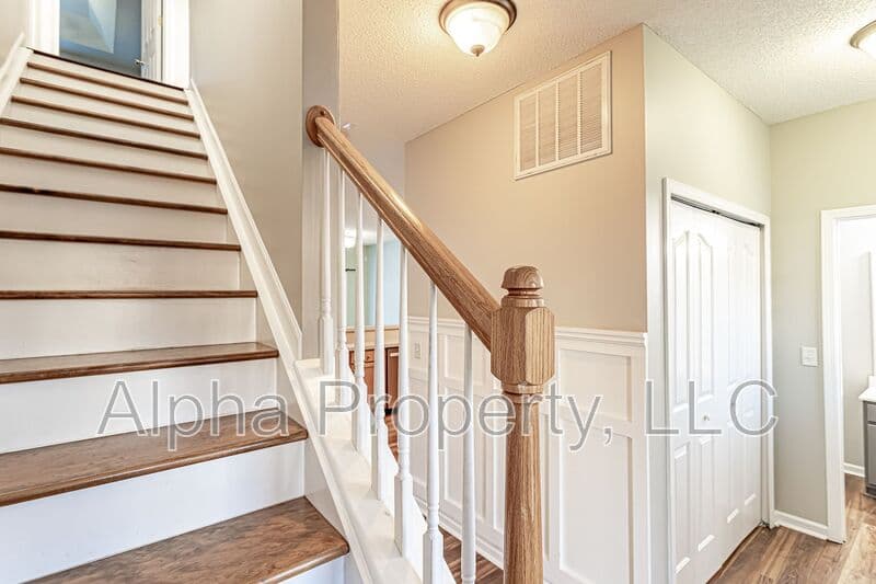 Greer House: 322 Highgate Cir