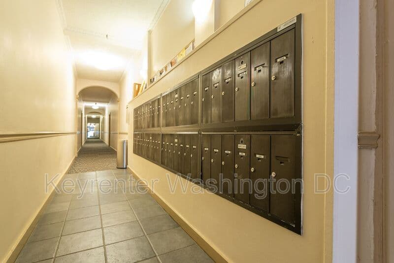 Washington Condo: 3010 Wisconsin Ave, NW