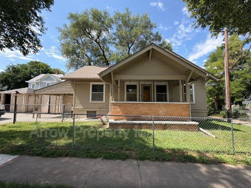 Lincoln House: 415 N 32nd Street