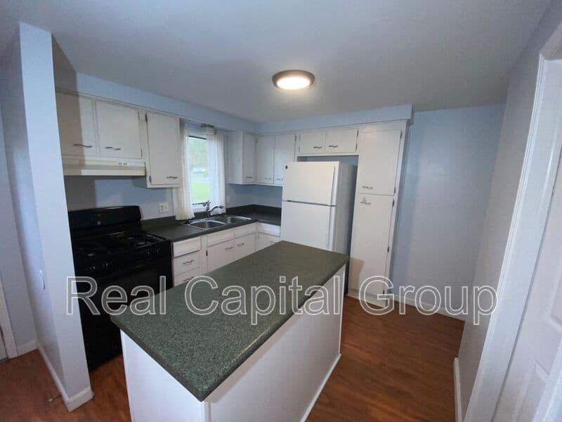 Cheektowaga Condo: 5 Hillwood Dr