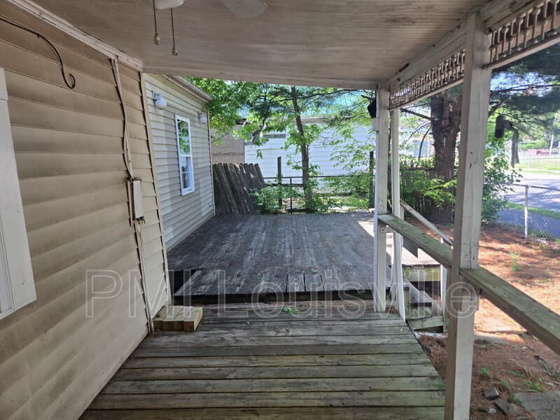 Louisville House: 451 N 25th St MK