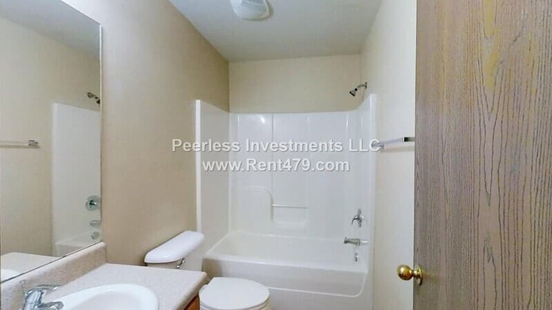 Springdale Condo: 1043-B Vale St