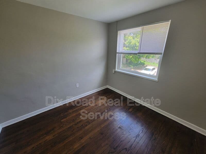 Dayton House: 233A Ryburn Avenue - Ryburn 233A