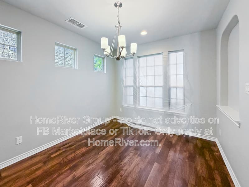Denton House: 3604 Arroyo Trl