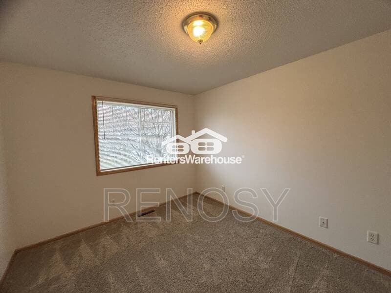 Des Moines Townhome: 3701 Brook Ridge Ct