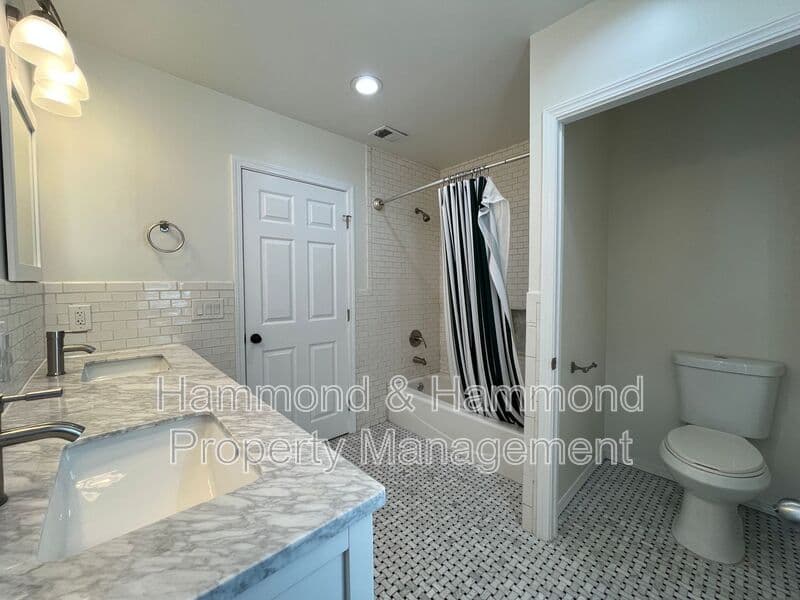 Sherman Oaks House: 15483 Dickens St.