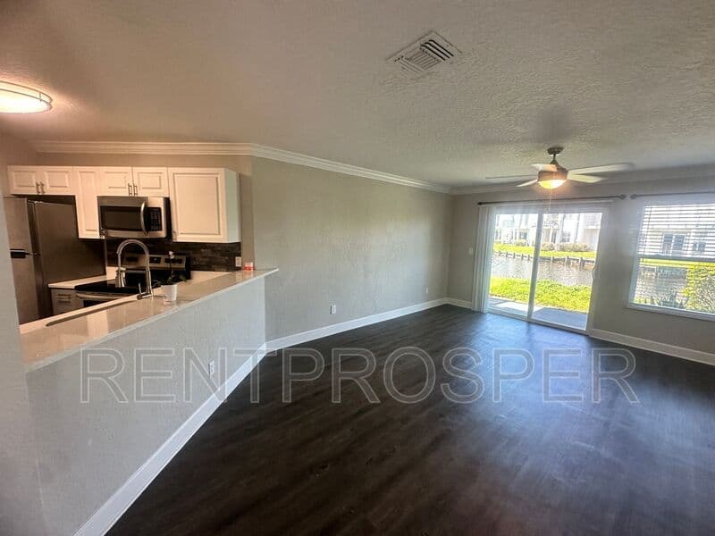 Orlando Condo: 2568 Woodgate Blvd