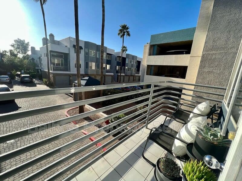 Phoenix Townhome: 3633 N 3rd Ave