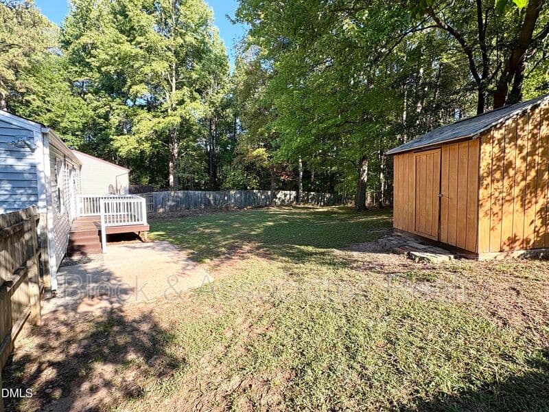 Raleigh House: 2600 Courier Court