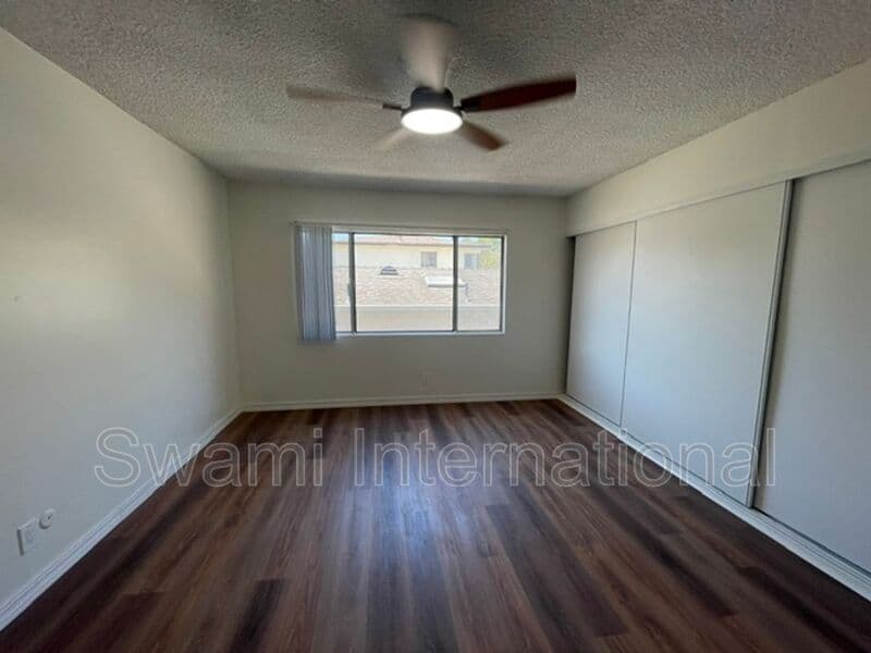 Inglewood Condo: 332 W. Regent St.